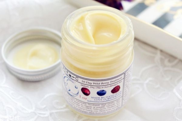 祛斑美白面膜有哪些 敷美白面膜的最佳時(shí)間 祛斑美白面膜有哪些 敷美白面膜的最佳時(shí)間