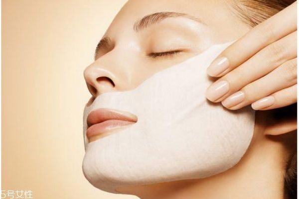 祛斑美白面膜有哪些 敷美白面膜的最佳時(shí)間 祛斑美白面膜有哪些 敷美白面膜的最佳時(shí)間