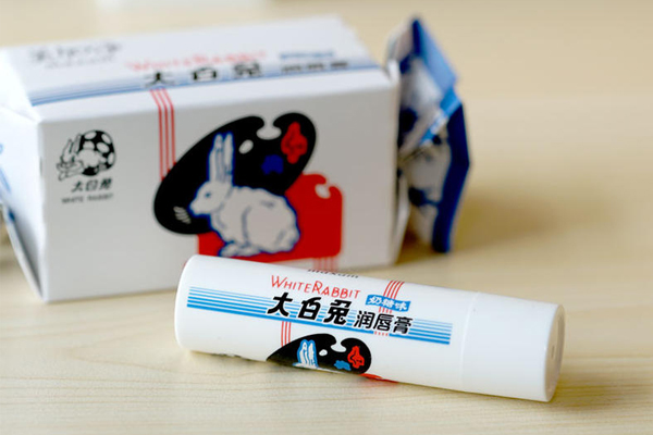 大白兔潤唇膏好用嗎 大白兔潤唇膏評(píng)測