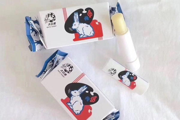 大白兔潤唇膏好用嗎 大白兔潤唇膏評(píng)測