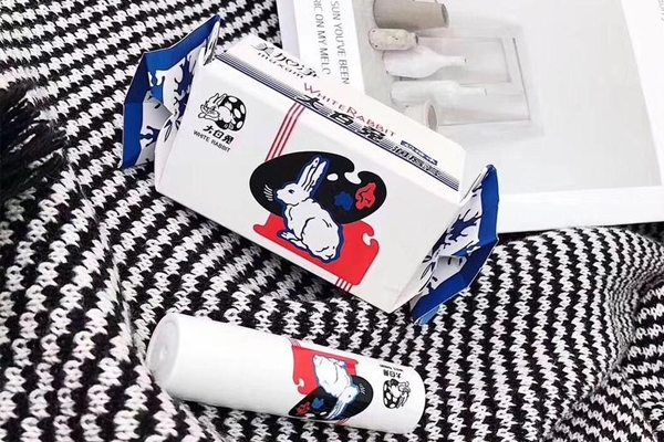 大白兔潤唇膏好用嗎 大白兔潤唇膏評(píng)測