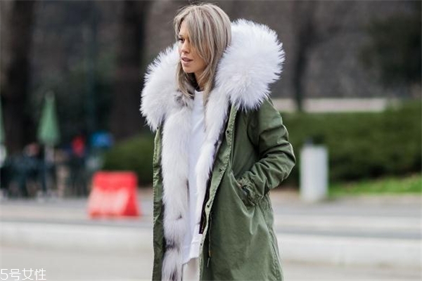 派克服適合多大年齡穿 溫暖與時尚共存