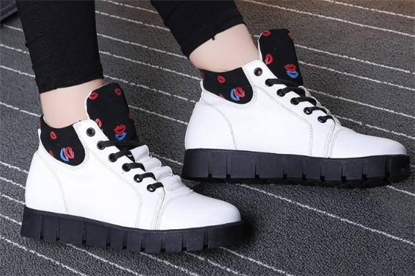 高幫小白鞋怎么搭配？高幫小白鞋搭配圖片