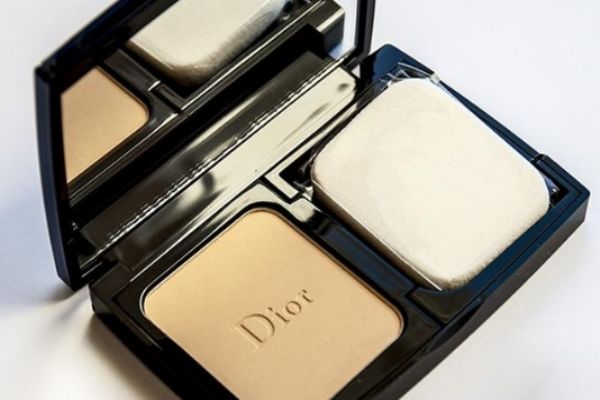 粉餅哪個牌子持久控油 適合大油田的控油粉餅 粉餅哪個牌子持久控油 適合大油田的控油粉餅