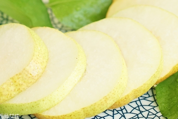 香梨怎么洗 按照這個(gè)方法來(lái) 香梨怎么洗 按照這個(gè)方法來(lái)