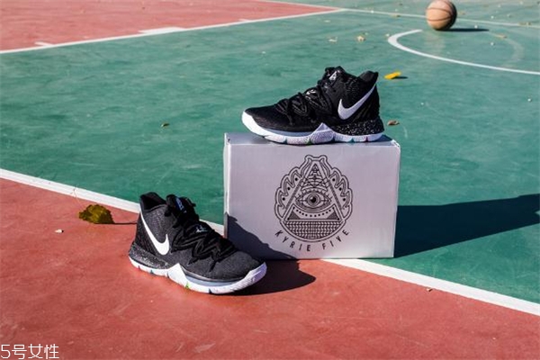 nike kyrie 5歐文5實(shí)戰(zhàn)測(cè)評(píng) 不能錯(cuò)過的上腳報(bào)告