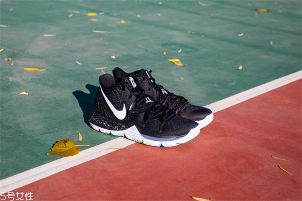nike kyrie 5歐文5實(shí)戰(zhàn)測(cè)評(píng) 不能錯(cuò)過的上腳報(bào)告