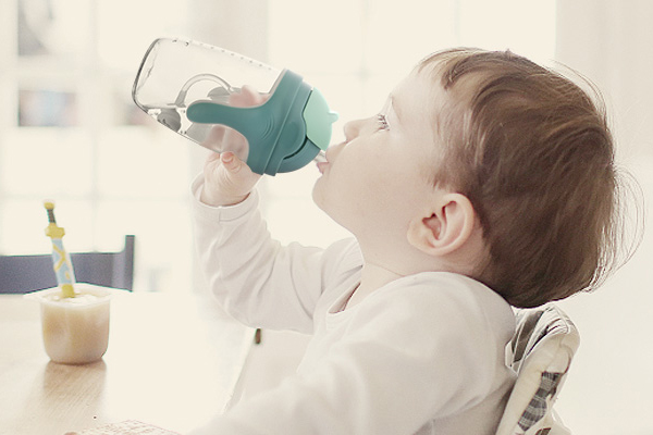 寶寶學飲杯什么材質(zhì)好 學飲杯材質(zhì)大pk