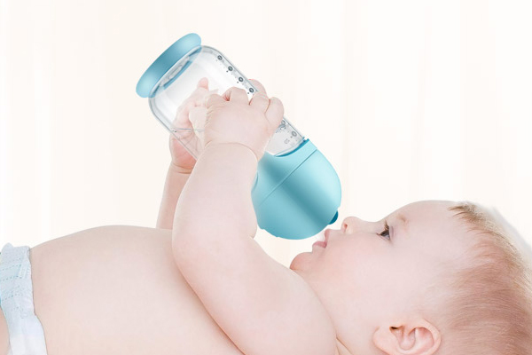 寶寶學飲杯什么材質(zhì)好 學飲杯材質(zhì)大pk