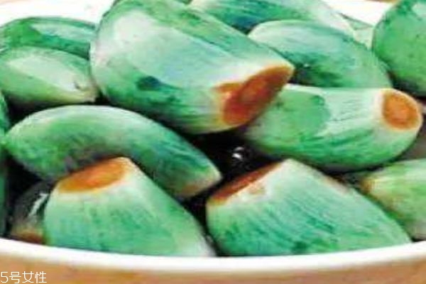 臘八蒜和糖醋蒜的區(qū)別 腌制后的大蒜還有營養(yǎng)嗎 臘八蒜和糖醋蒜的區(qū)別 腌制后的大蒜還有營養(yǎng)嗎