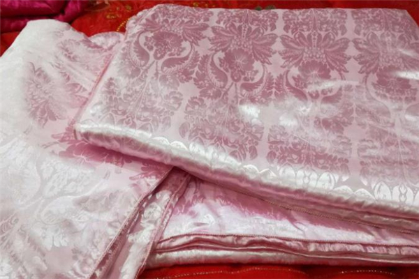 真絲發(fā)黃怎么辦 一招輕松恢復