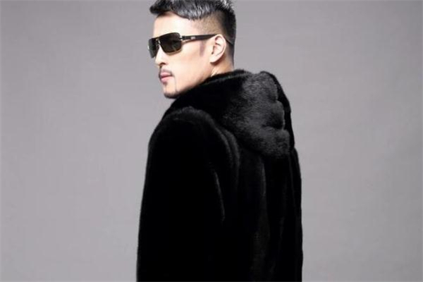 貂皮大衣掉毛正常嗎 少量浮毛是正常的 貂皮大衣掉毛正常嗎 少量浮毛是正常的