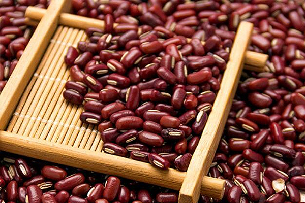 赤小豆是什么顏色 不鮮艷的暗紅色 赤小豆是什么顏色 不鮮艷的暗紅色
