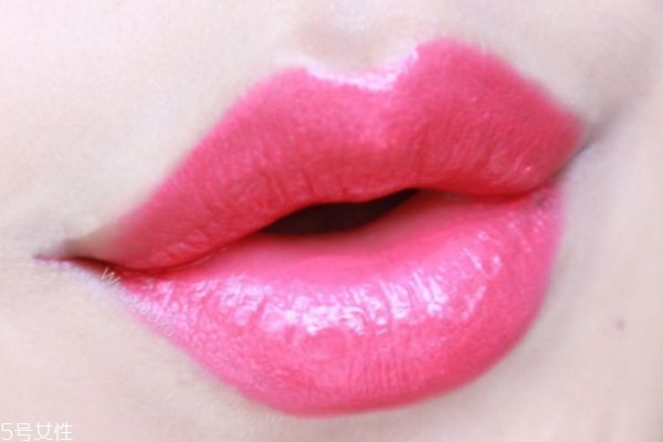 赫拉人魚(yú)色潤(rùn)嗎 hera新款人魚(yú)唇膏