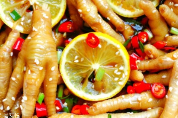 檸檬泡椒鳳爪的做法 教你get抖音同款美食 檸檬泡椒鳳爪的做法 教你get抖音同款美食