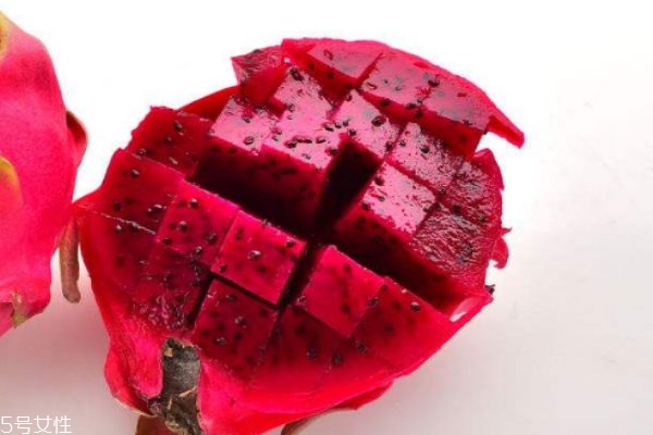 火龍果對(duì)便秘有幫助嗎 有一定的幫助 火龍果對(duì)便秘有幫助嗎 有一定的幫助