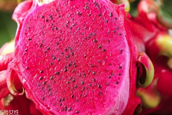 火龍果對(duì)便秘有幫助嗎 有一定的幫助 火龍果對(duì)便秘有幫助嗎 有一定的幫助