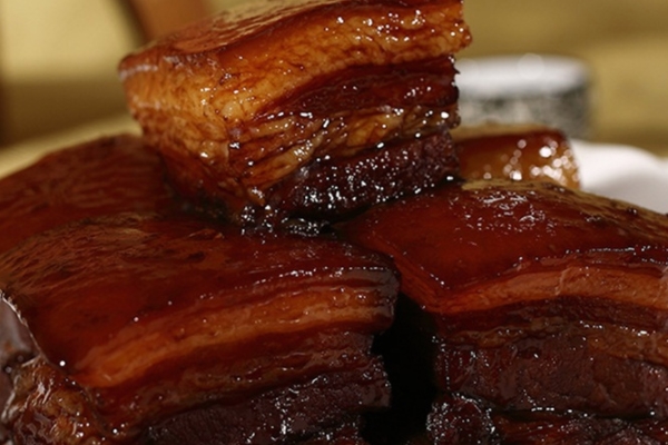 紅燒肉要放鹽嗎 這個(gè)是肯定的 紅燒肉要放鹽嗎 這個(gè)是肯定的