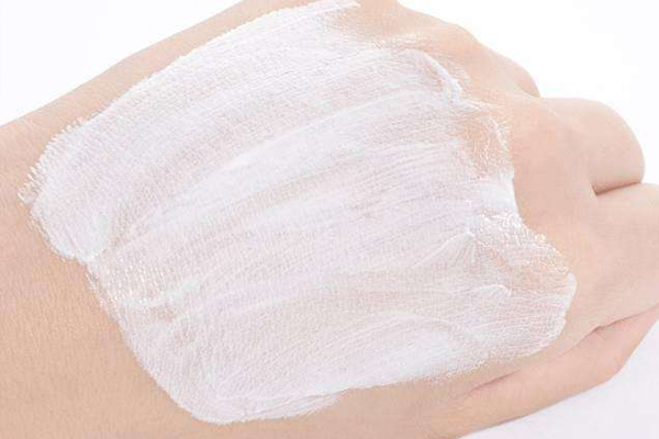 用素顏霜需要注意什么 素顏霜5個(gè)使用注意 用素顏霜需要注意什么 素顏霜5個(gè)使用注意