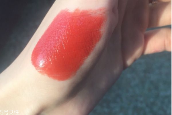 歐萊雅紛澤滋潤(rùn)唇膏試色 歐萊雅紛澤滋潤(rùn)口紅