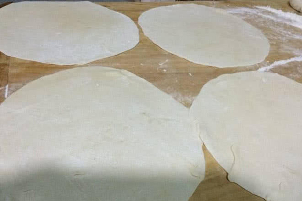 怎樣烙餅涼了不硬 面團抹豬油 怎樣烙餅涼了不硬 面團抹豬油