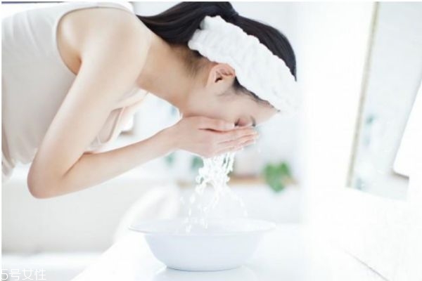 無(wú)泡潔面是什么 無(wú)泡潔面產(chǎn)品推薦 無(wú)泡潔面是什么 無(wú)泡潔面產(chǎn)品推薦