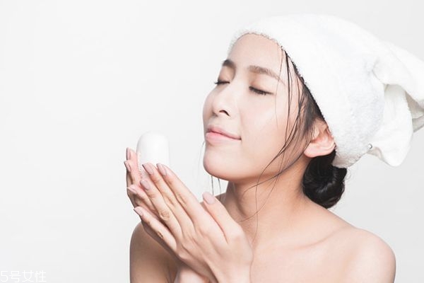無(wú)泡潔面是什么 無(wú)泡潔面產(chǎn)品推薦 無(wú)泡潔面是什么 無(wú)泡潔面產(chǎn)品推薦
