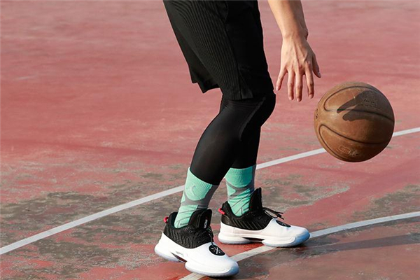 李寧韋德之道7實(shí)戰(zhàn)測(cè)評(píng) 國(guó)產(chǎn)球鞋的驕傲 李寧韋德之道7實(shí)戰(zhàn)測(cè)評(píng) 國(guó)產(chǎn)球鞋的驕傲