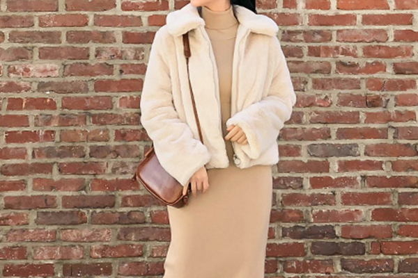 大衣和針織長裙怎么搭配 大衣和針織長裙搭配方法 大衣和針織長裙怎么搭配 大衣和針織長裙搭配方法