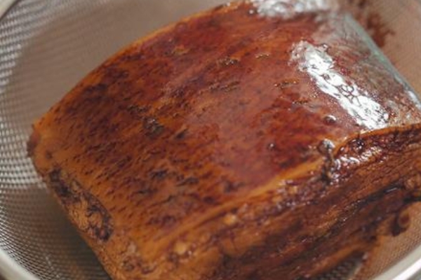 梅菜扣肉是什么肉 這樣的肉最好 梅菜扣肉是什么肉 這樣的肉最好