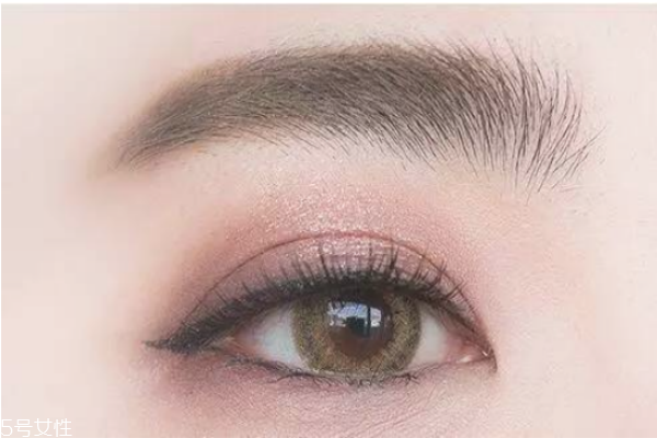 怎樣畫(huà)約會(huì)妝容 超甜美粉色妝容化妝步驟