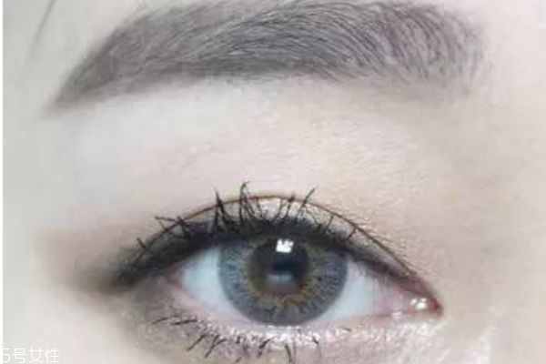 怎樣畫(huà)約會(huì)妝容 超甜美粉色妝容化妝步驟