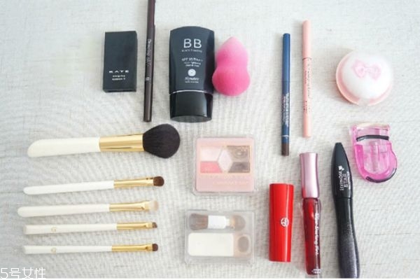 iu妝容教程 韓國(guó)可愛(ài)妝容畫法 iu妝容教程 韓國(guó)可愛(ài)妝容畫法