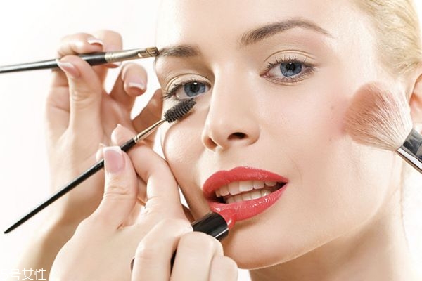 iu妝容教程 韓國(guó)可愛(ài)妝容畫法 iu妝容教程 韓國(guó)可愛(ài)妝容畫法