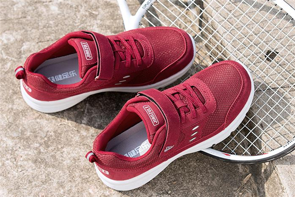 健步鞋是什么意思 一種很舒服的運(yùn)動鞋 健步鞋是什么意思 一種很舒服的運(yùn)動鞋