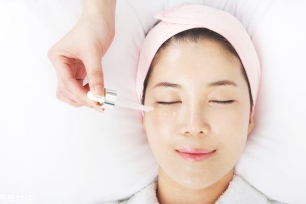 淚溝是怎么形成的 去除淚溝的方法 淚溝是怎么形成的 去除淚溝的方法