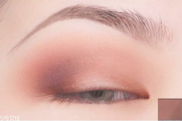 圣誕亮片妝怎么畫(huà) 圣誕眼妝怎么畫(huà)