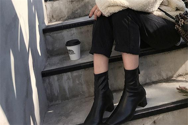 靴子上有油怎么處理 用這些方法 靴子上有油怎么處理 用這些方法