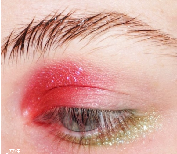 圣誕亮片妝怎么畫(huà) 圣誕眼妝怎么畫(huà)