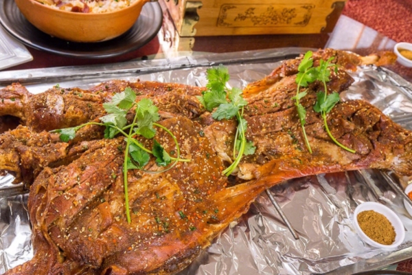 一只烤全羊夠幾個人吃 這個不一定 一只烤全羊夠幾個人吃 這個不一定