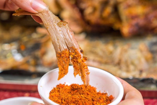 烤全羊是用幾個月的羊 這么大的羊最好