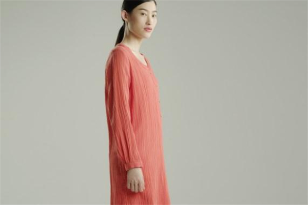 珊瑚橙配什么顏色好看 今年最火的流行色 珊瑚橙配什么顏色好看 今年最火的流行色