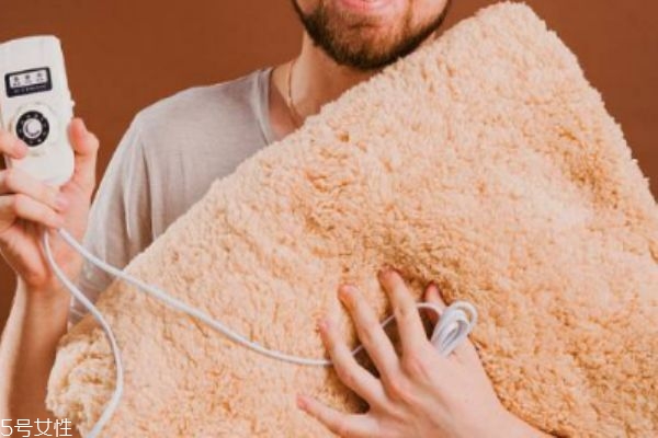 電熱毯能用幾年 過期的電熱毯絕對不能用 電熱毯能用幾年 過期的電熱毯絕對不能用