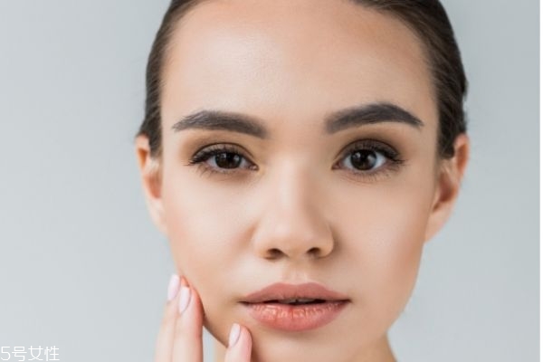 臉上過敏癥狀有哪些 皮膚過敏多久能恢復 臉上過敏癥狀有哪些 皮膚過敏多久能恢復