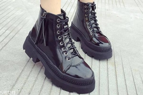 馬丁靴皮裂了怎么辦 3招讓你的鞋子煥然一新 馬丁靴皮裂了怎么辦 3招讓你的鞋子煥然一新