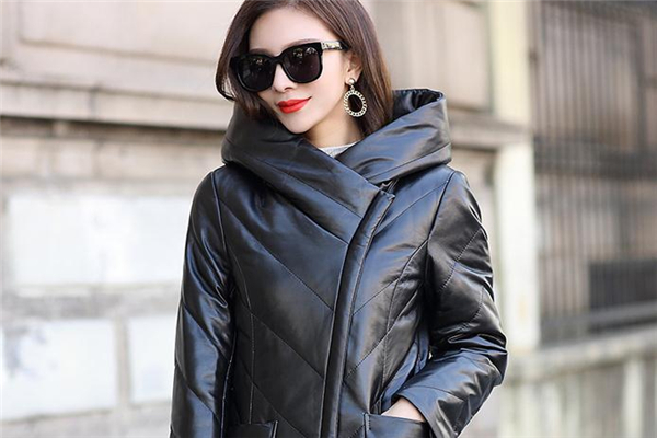 真皮羽絨服怎么清洗 皮面要謹慎處理 真皮羽絨服怎么清洗 皮面要謹慎處理