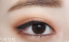 金色眼影怎么畫 迷人的大眼妝畫法步驟 金色眼影怎么畫 迷人的大眼妝畫法步驟