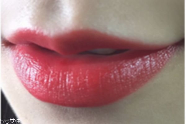 嬌蘭28號是什么顏色 嬌蘭28號口紅試色 嬌蘭28號是什么顏色 嬌蘭28號口紅試色