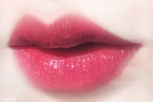嬌蘭28號是什么顏色 嬌蘭28號口紅試色 嬌蘭28號是什么顏色 嬌蘭28號口紅試色