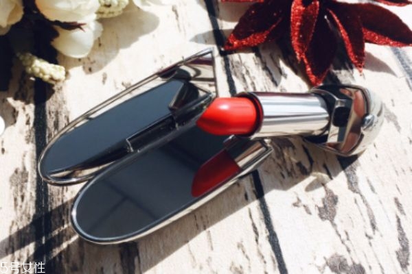 嬌蘭28號是什么顏色 嬌蘭28號口紅試色 嬌蘭28號是什么顏色 嬌蘭28號口紅試色